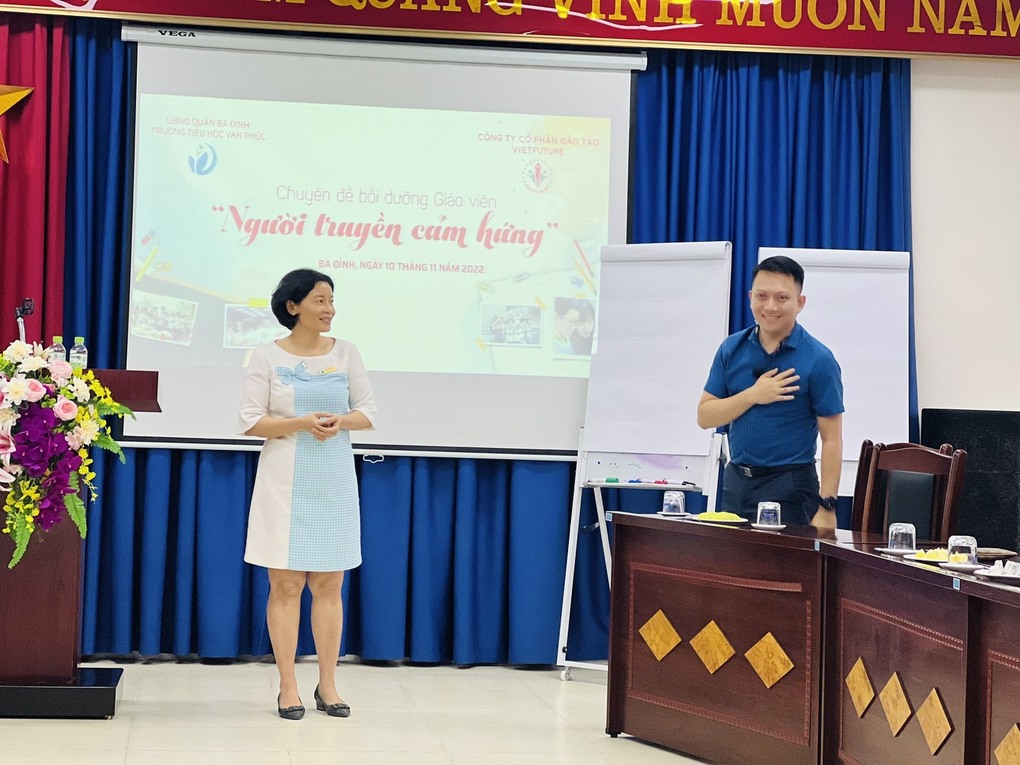 Chuyên đề "Người truyền cảm hứng": khơi dậy tình yêu và động lực gắn bó với nghề giáo.