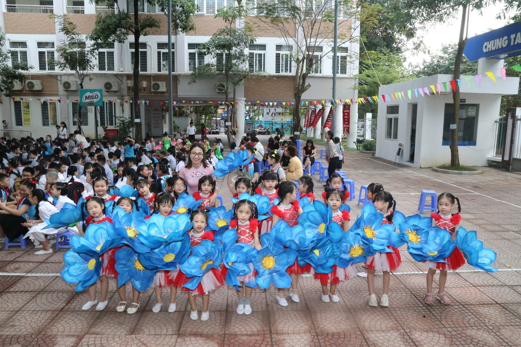 Tiết mục múa "Mái trường nơi em học bao điều hay" - Khối 1 - Ngày hội Thầy và Trò 2022