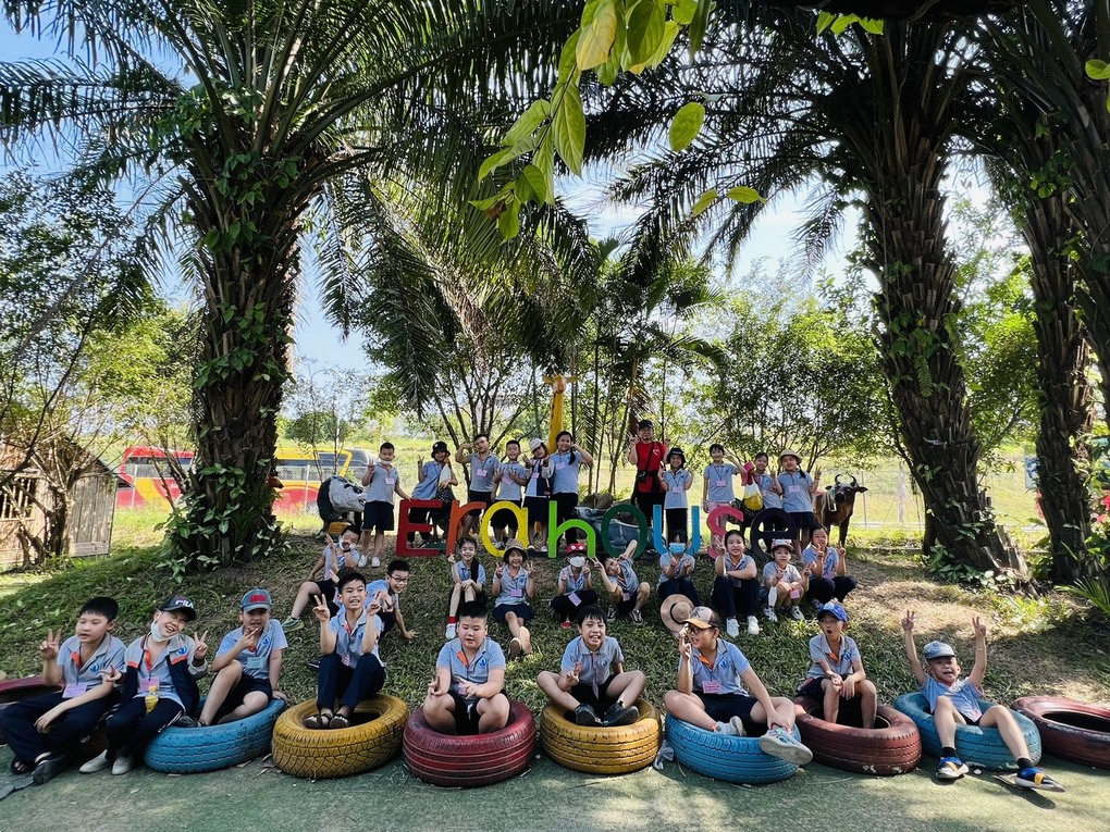 Học sinh tham quan kết hợp học tập trải nghiệm tại Làng thể thao Erahouse: Bổ ích và lý thú.