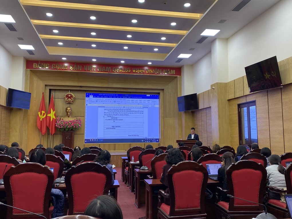 Tập huấn tăng cường ứng dụng công nghệ thông tin trong quản lý giáo dục cấp Tiểu học