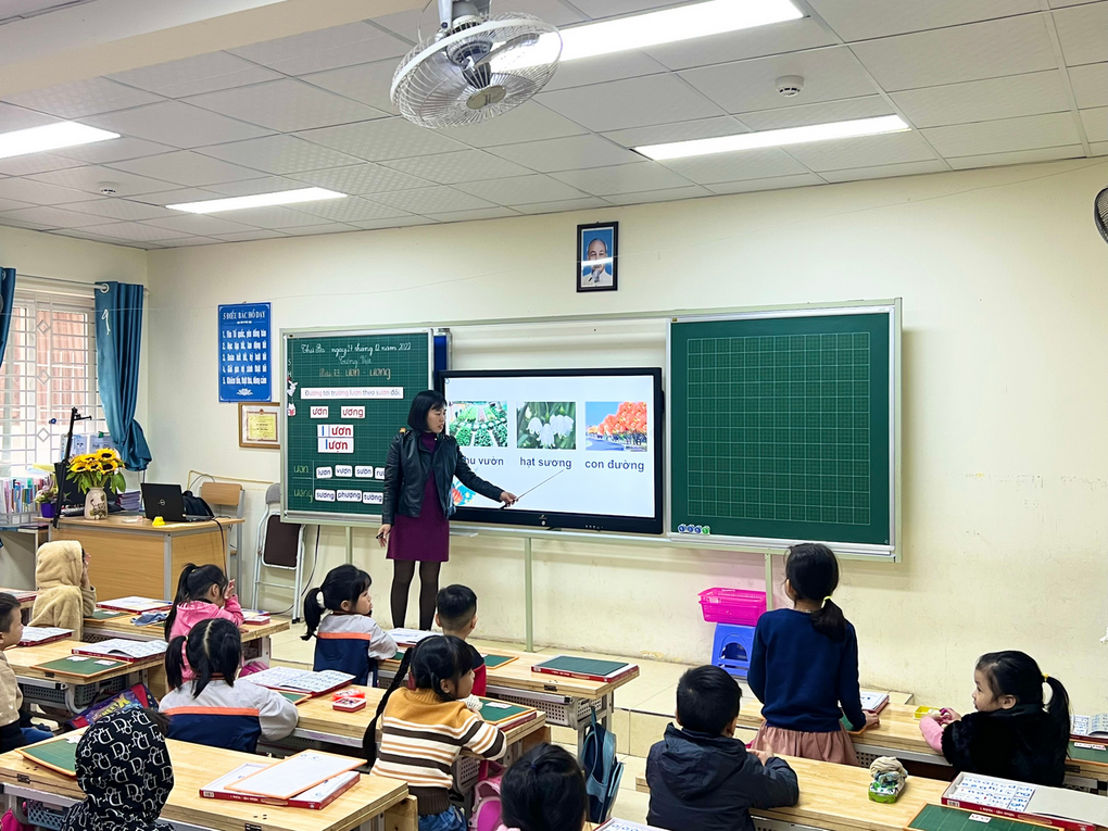 Tiết dạy chuyên đề môn Tiếng Việt của lớp 1A2 Trường Tiểu học Vạn Phúc có gì hấp dẫn?