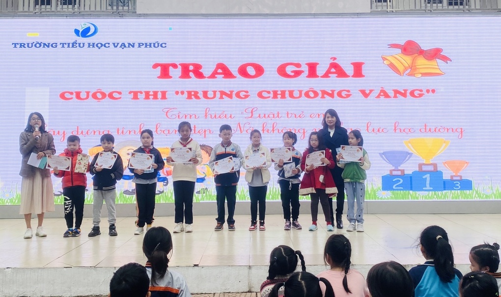 Trao giải Cuộc thi "Rung chuông vàng" - Chủ đề "Tìm hiểu Luật trẻ em - Xây dựng tình bạn đẹp - Nói không với bạo lực học đường"