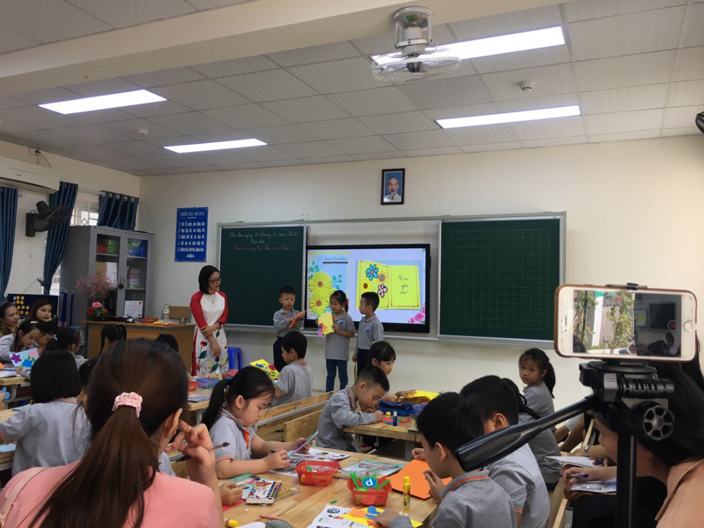 Bồi dưỡng chuyên môn dạy môn Đạo đức lớp 1 thông qua sinh hoạt chuyên môn cụm trường tại Trường Tiểu học Vạn Phúc, Ba Đình