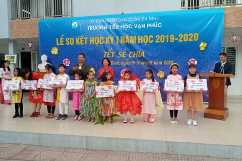 Trường Tiểu học Vạn Phúc với hoạt động Sơ kết Học kì I năm học 2019 - 2020 Tết Sẻ chia - Tết Bảo vệ môi trường