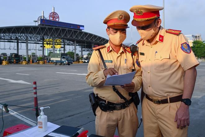 Quận Ba Đình: yêu cầu người dân không ra khỏi thành phố