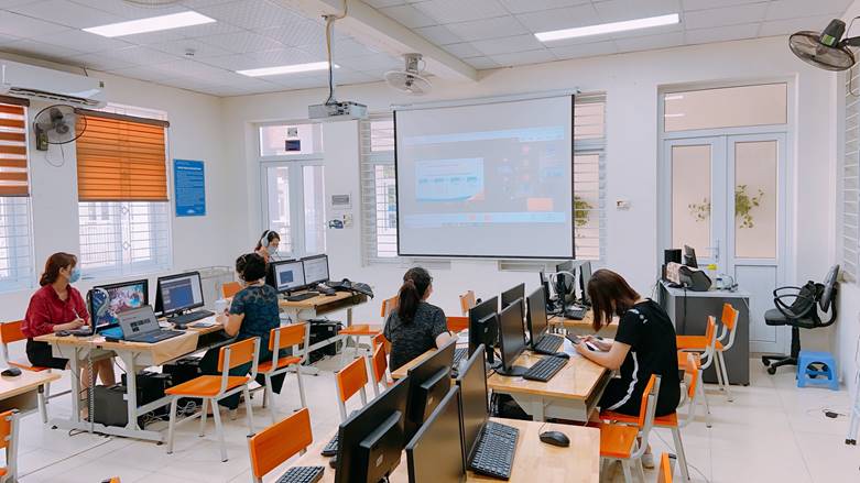 Trường Tiểu học Vạn Phúc tích cực tham gia tập huấn Sách giáo khoa lớp 2 chương trình Giáo dục phổ thông 2018