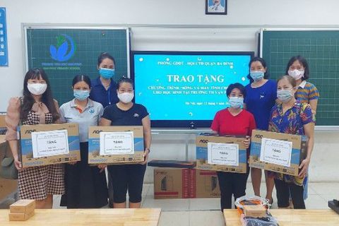 “Niềm vui nhỏ - Ý nghĩa lớn” trong chương trình “Sóng và máy tính cho em” ở Trường Tiểu học Vạn Phúc