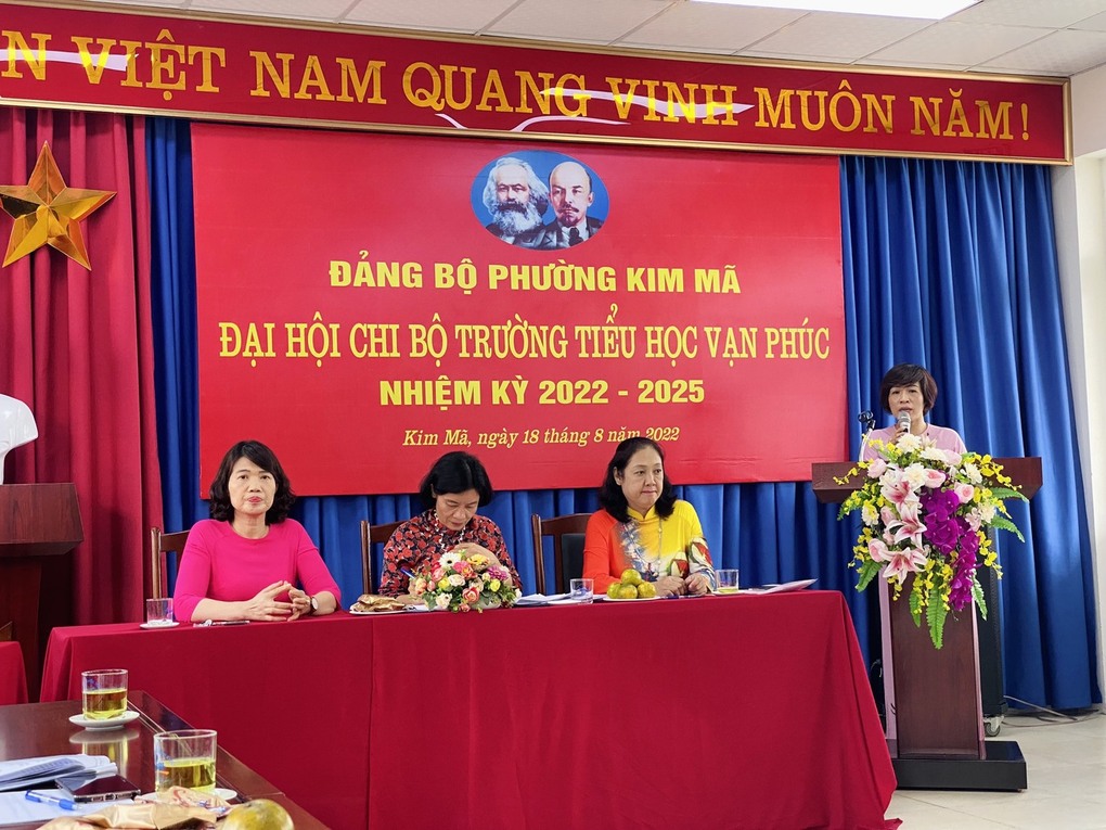 Chi bộ trường Tiểu học Vạn Phúc tổ chức thành công Đại hội Chi bộ nhiệm kì 2022 - 2025