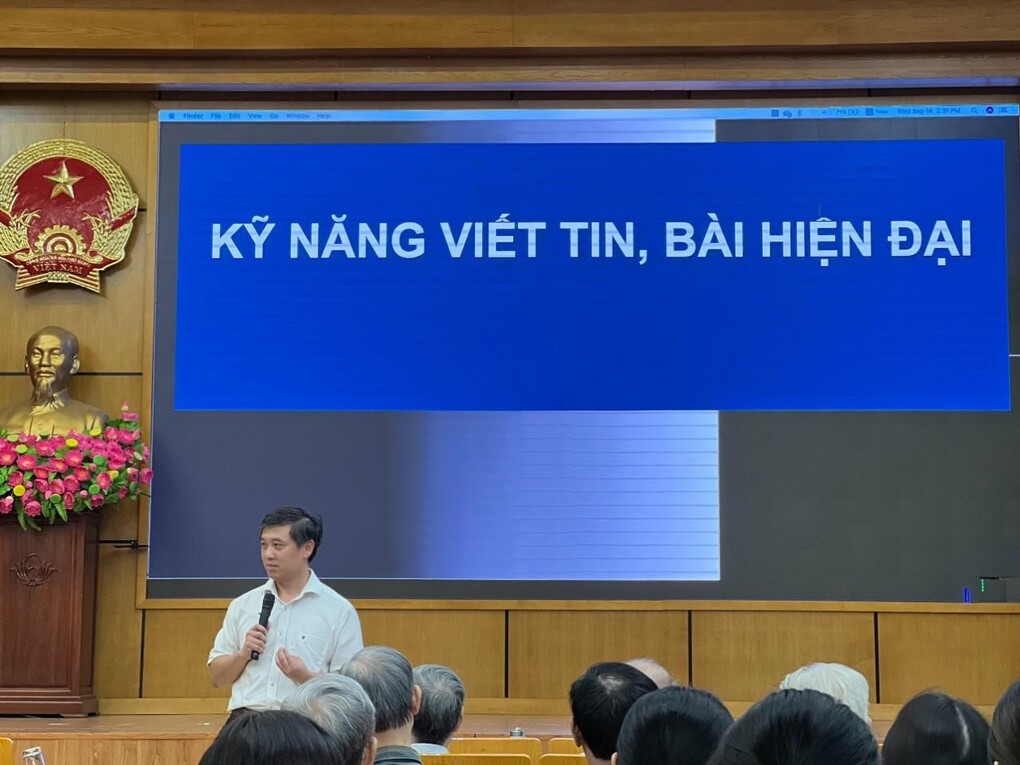 Trường Tiểu học Vạn Phúc tham gia lớp tập huấn kỹ năng, nghiệp vụ viết tin bài cho Cổng thông tin điện tử năm 2022.