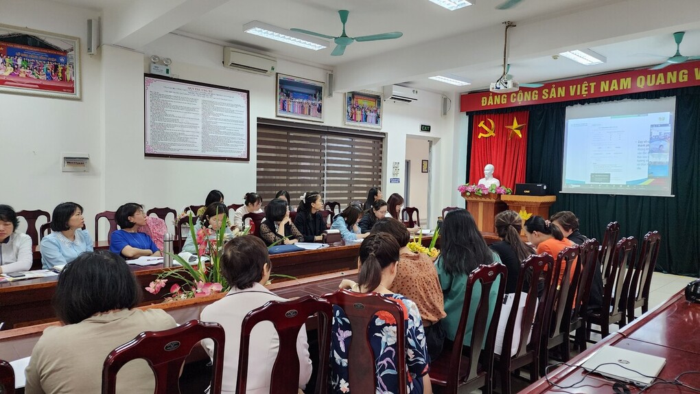 Giáo viên trường Tiểu học Vạn Phúc tham dự Hội nghị giới thiệu sách giáo khoa lớp 4 chương trình GDPT 2018 năm học 2023 -2024