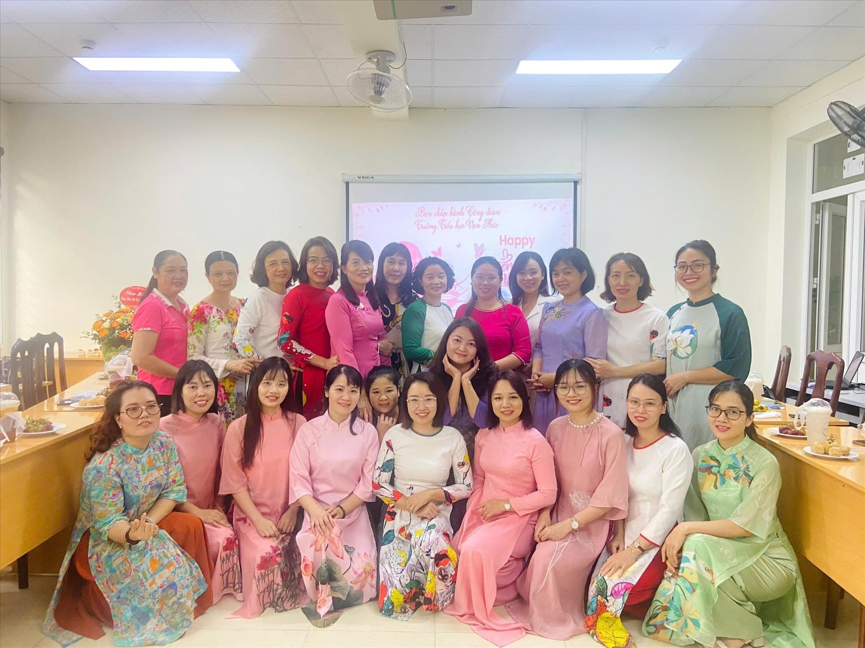 Trường Tiểu học Vạn Phúc hưởng ứng "Tháng Áo dài Hà Nội năm 2024"