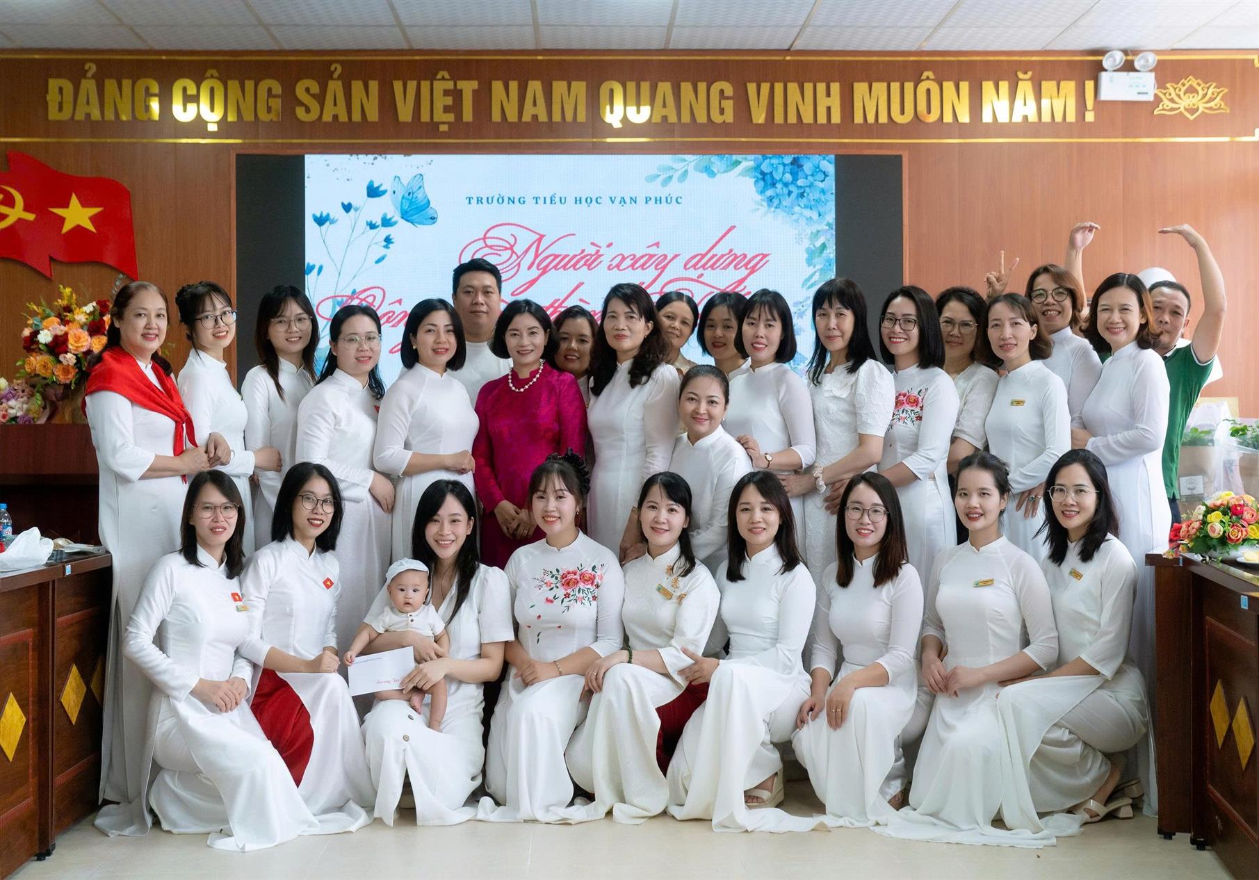 Trường Tiểu học Vạn Phúc tri ân "Người lái đò thầm lặng"