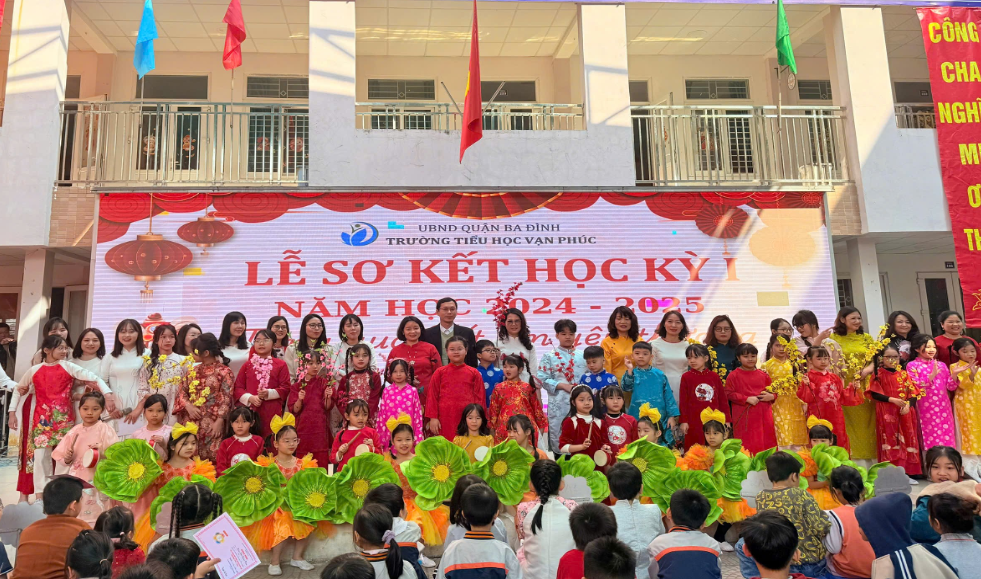 Sơ kết học kì I năm học 2024-2025 - Nhìn lại những nỗ lực, viết tiếp những thành công
