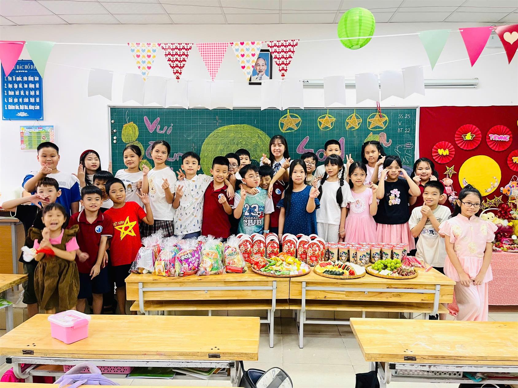 Trung thu gắn kết - Yêu thương trọn vẹn cùng team 4A1