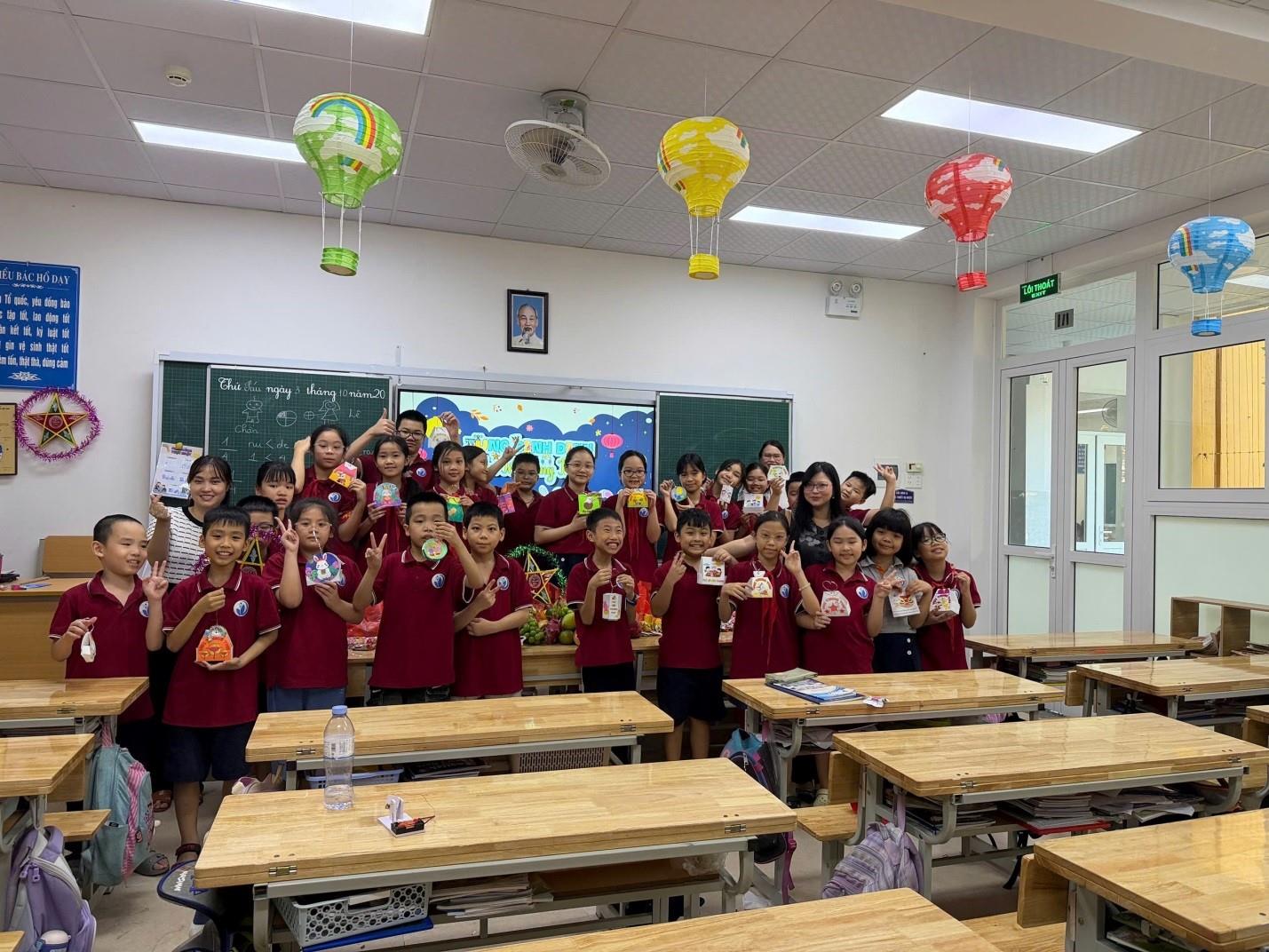 Vui Tết Trung thu của học sinh lớp 5A1