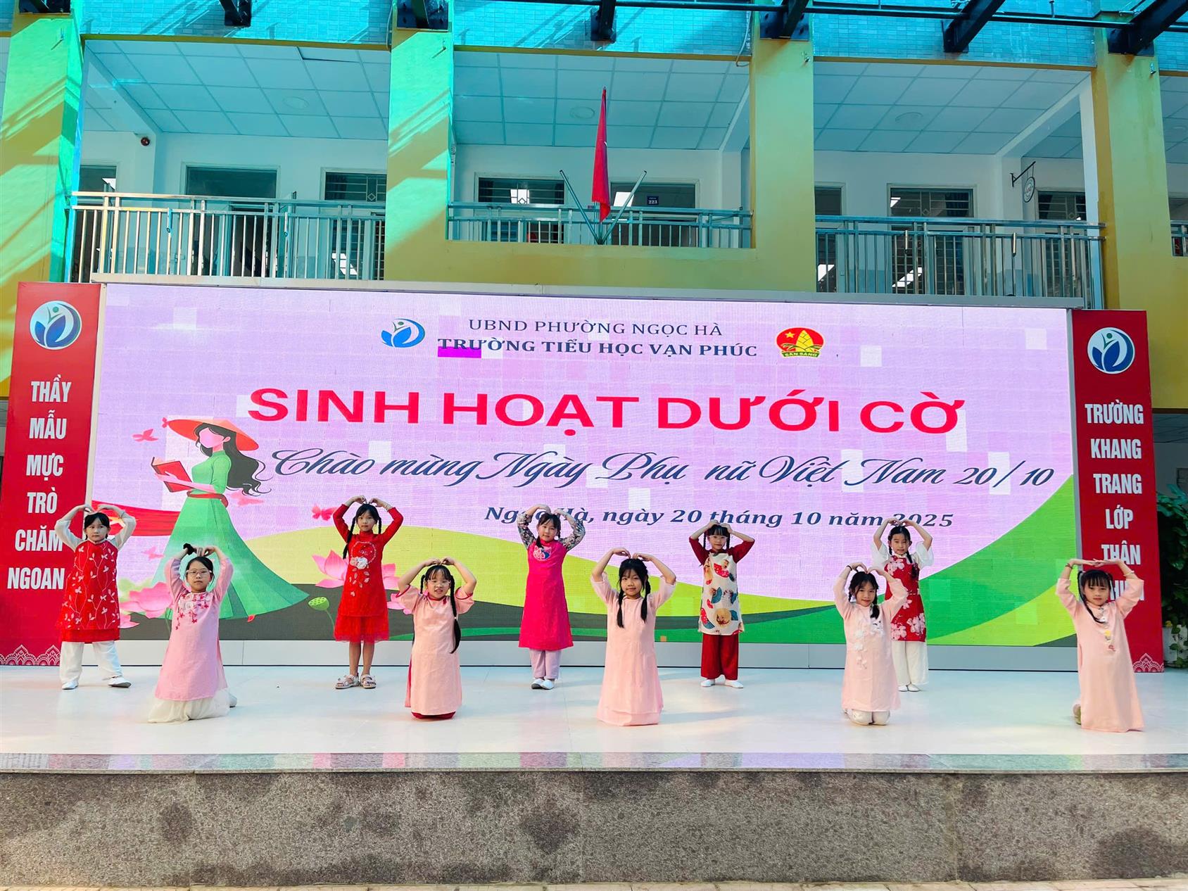 Sắc Hoa Tháng Mười - Yêu Thương Gửi Đến Một Nửa Thế Giới