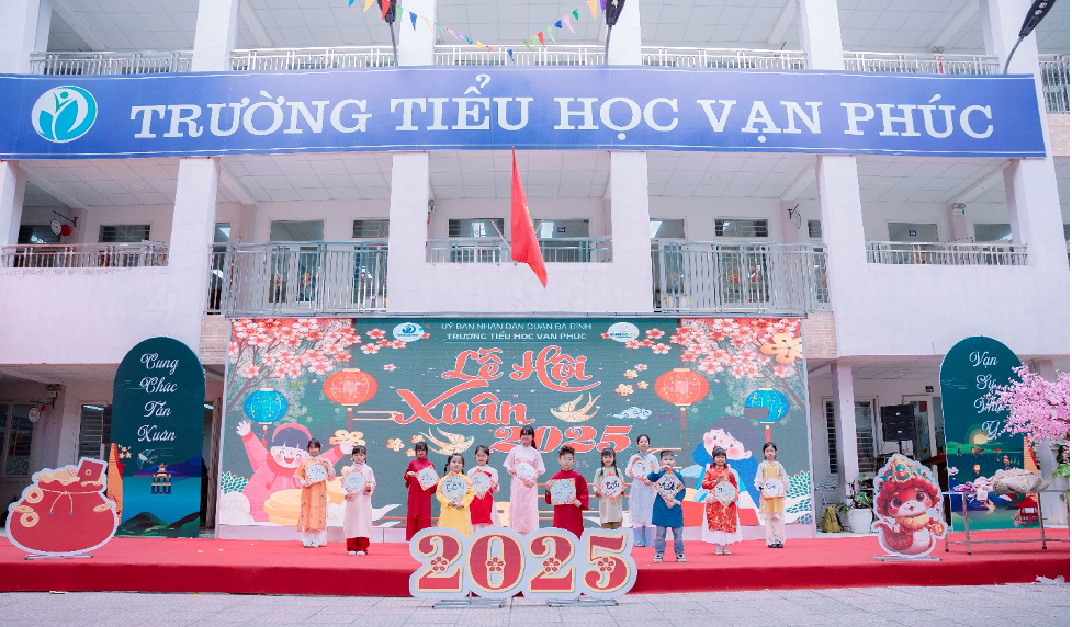 Lễ hội Xuân 2025 rực rỡ, tươi vui của Trường Tiểu học Vạn Phúc