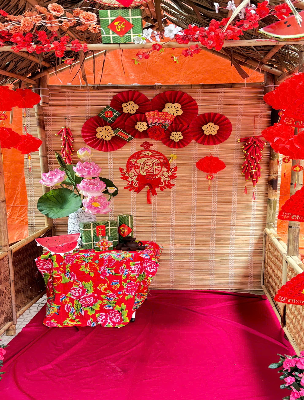 Tưng bừng Hội chợ Xuân Ất Tỵ 2025 tại Trường Tiểu học Vạn Phúc