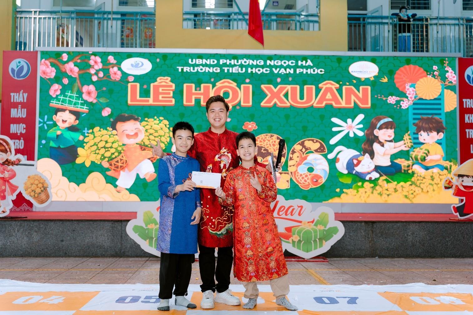 Rộn ràng niềm vui LỄ HỘI XUÂN của học sinh 5A3 Trường Tiểu học Vạn Phúc