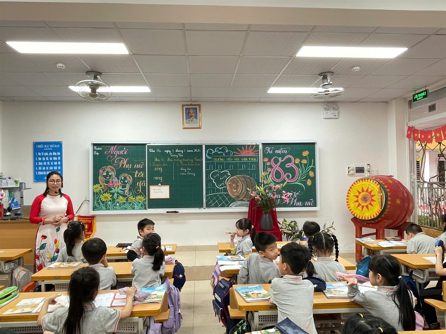 HỘI GIẢNG TIẾNG VIỆT LỚP 1 – BÀI 5: “BÁC TRỐNG TRƯỜNG” (TIẾT 2) – LAN TỎA YÊU THƯƠNG, KHƠI DẬY CẢM XÚC TRONG TRẺO TỪ NHỮNG THANH ÂM THÂN THUỘC CỦA MÁI TRƯỜNG