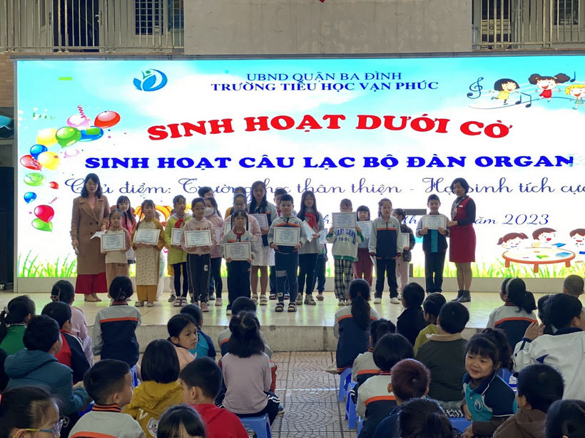 C:\Users\Techsi.vn\Desktop\Ảnh 2022-2023\CLB đàn\z4214441429714_0fa6de819e60493a3024358a0a148799.jpg