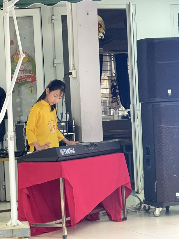 C:\Users\Techsi.vn\Desktop\Ảnh 2022-2023\CLB đàn\z4214443265493_84161b6385374c8a220b6010d7d9da25.jpg