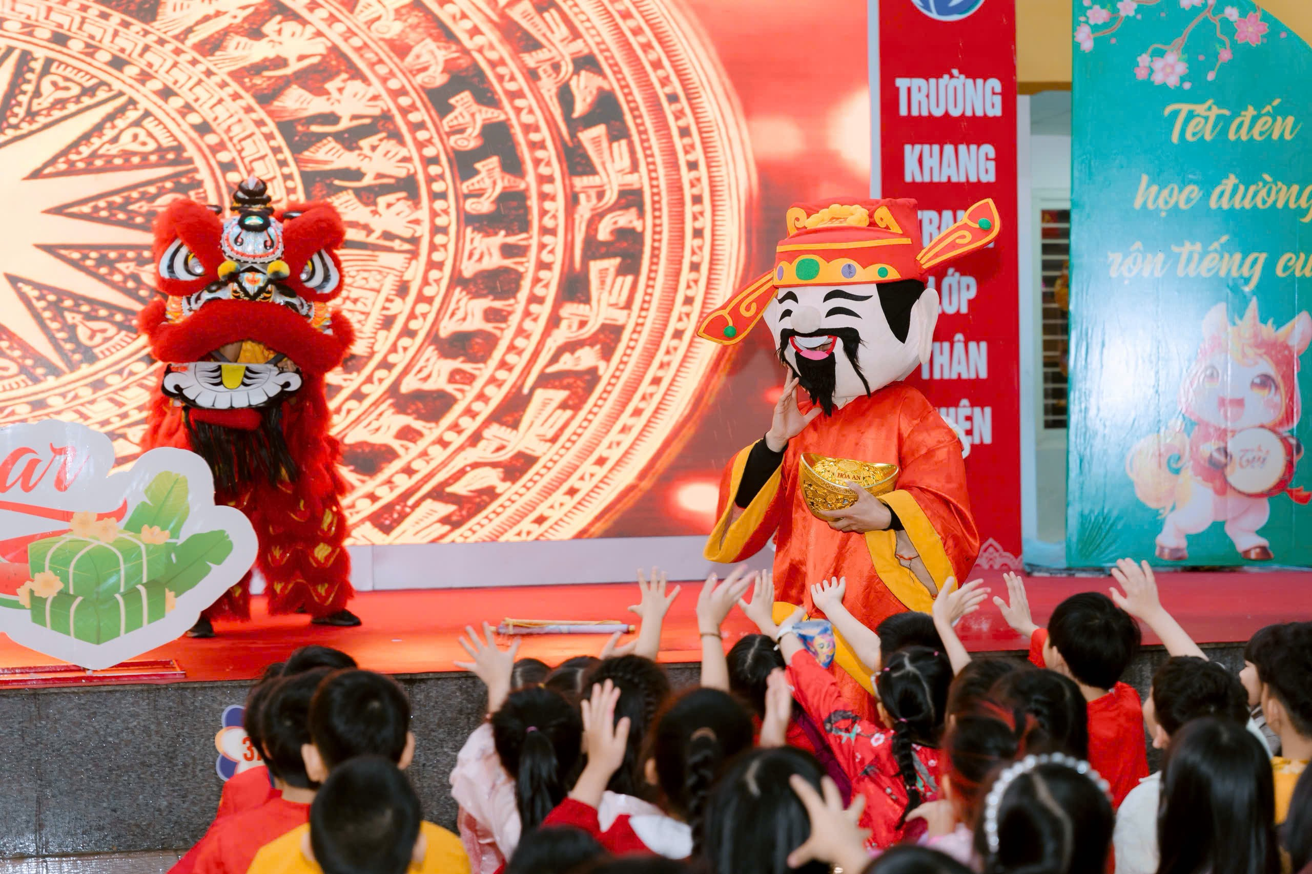 A group of people in garment
Description automatically generated