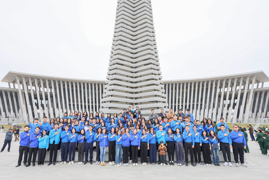 Ấn tượng và tự hào khi tham quan, học tập, tìm hiểu tại Bảo tàng Lịch sử Quân sự Việt Nam