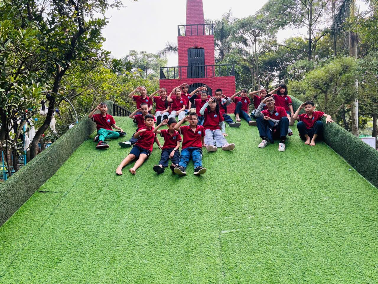 Khám phá Thế giới Tự nhiên - Chuyến đi đáng nhớ của lớp 5A1 tại Cánh Buồm Xanh