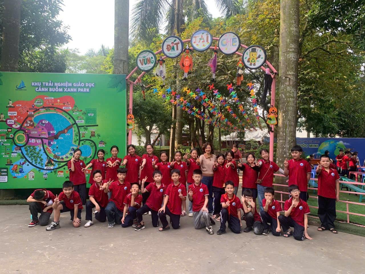 CHUYẾN THAM QUAN THÚ VỊ TẠI TRANG TRẠI GIÁO DỤC TRẢI NGHIỆM CÁNH BUỒM XANH CỦA CÁC BẠN HỌC SINH TRƯỜNG TIỂU HỌC VẠN PHÚC