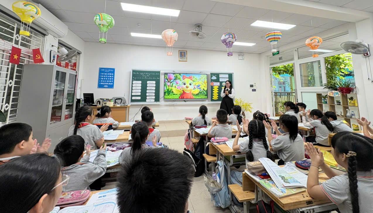 Giáo viên khối 4 Trường Tiểu học Vạn Phúc hưởng ứng phong trào Hội giảng - Hội học thi đua Chào mừng ngày Nhà giáo Việt Nam 20/11