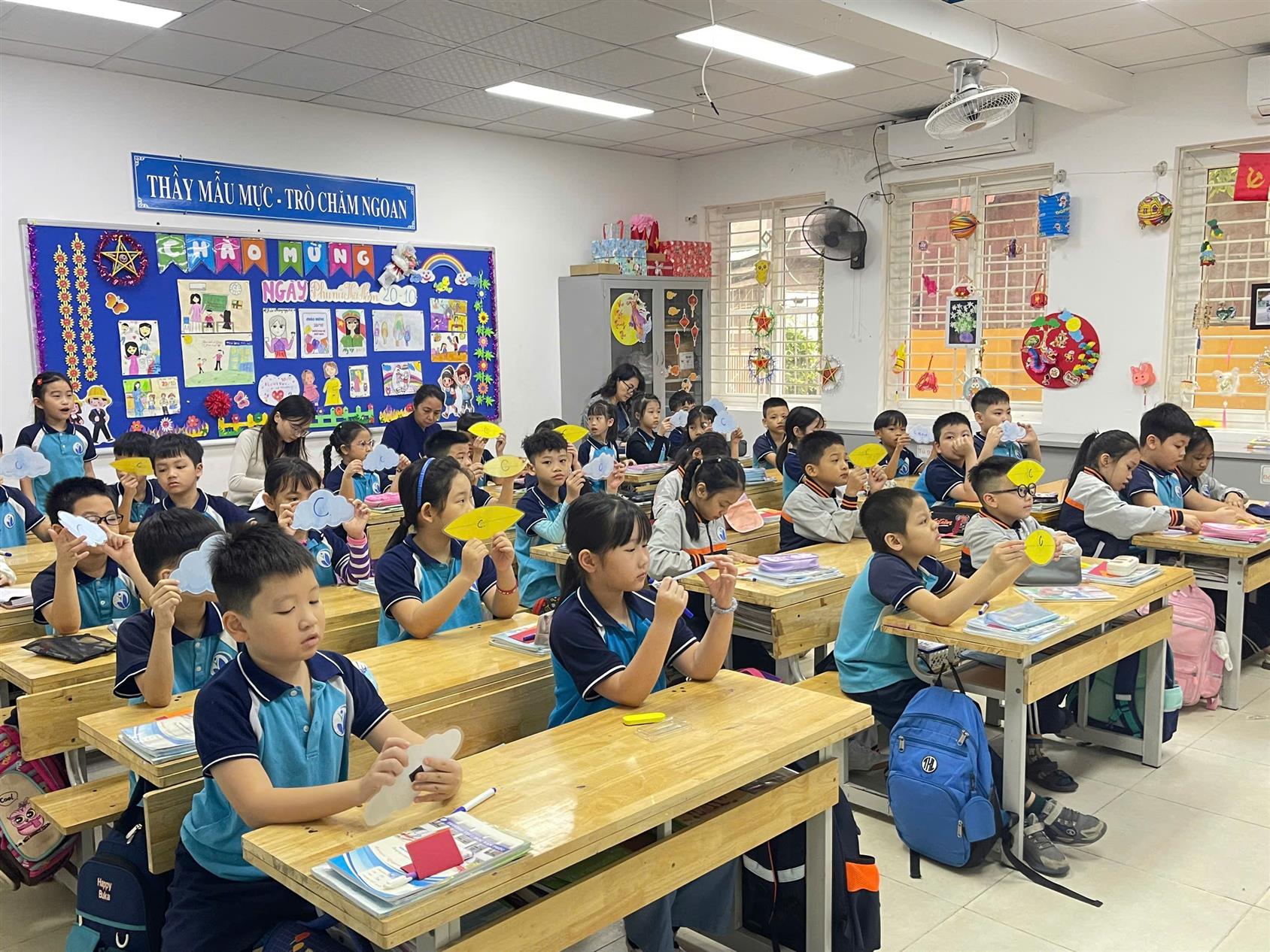 Lan tỏa tinh thần đổi mới sáng tạo trong dạy và học thông qua các tiết hội giảng, hội học của thầy và trò Khối 3