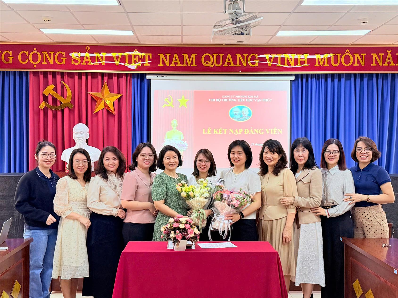 Ý nhĩa và vinh dự Lễ kết nạp đảng viên mới chào mừng 94 năm Ngày thành lập Đoàn thanh niên Cộng sản Hồ Chí Minh (26/3/1931-26/3/2025)