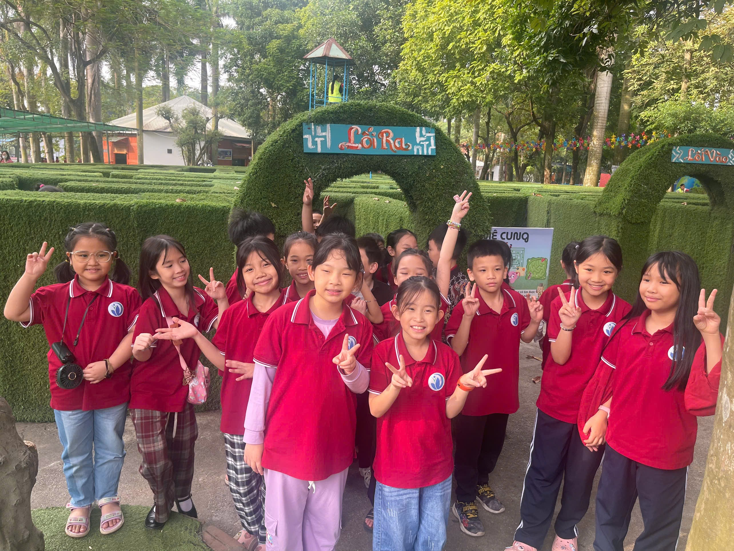 A group of children posing for a photo

Description automatically generated